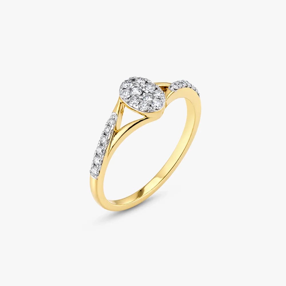 Oval Cluster Diamond Ring — image 1