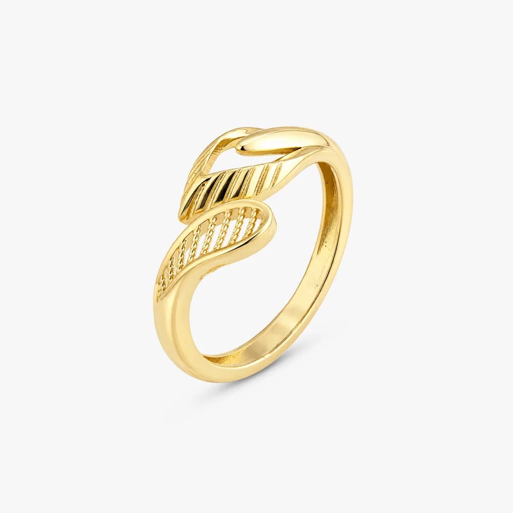 Textured Leaf Gold Ring — image 2