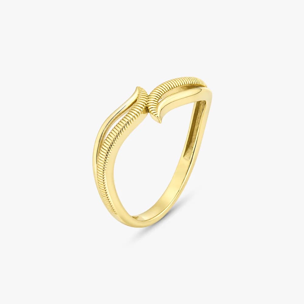 Sculpted Leaves Gold Ring — image 2