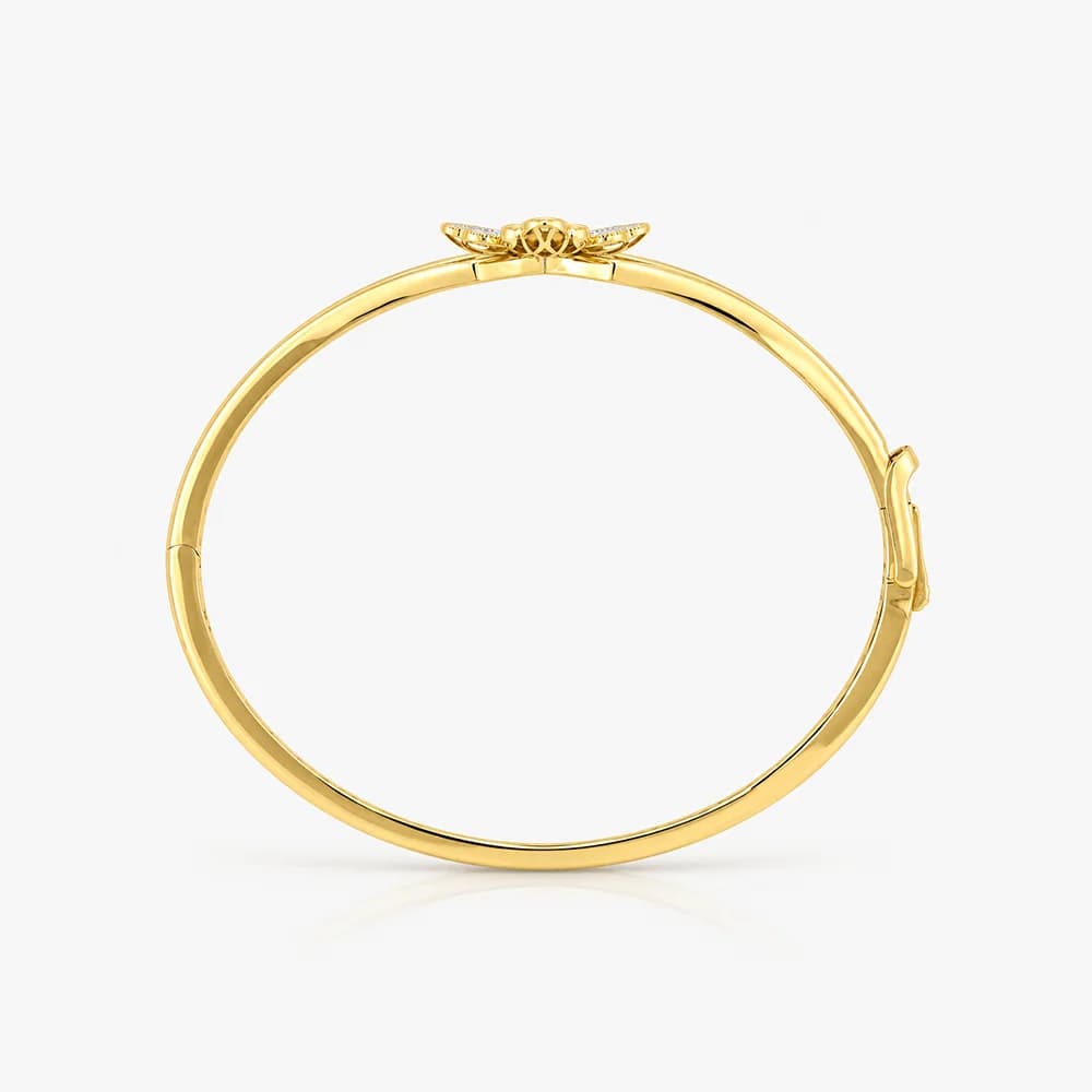 Golden Clover Oval Bracelet — image 3