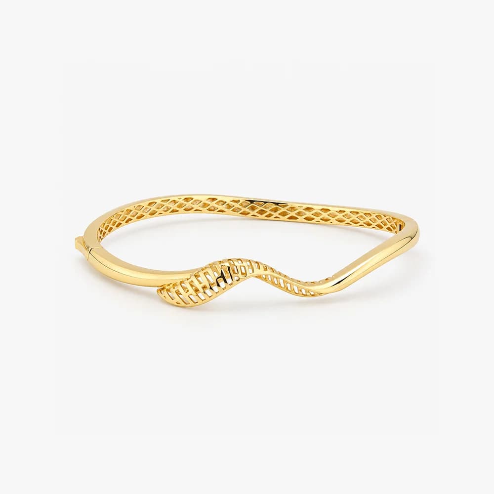 Delicate Curve Gold Oval Bracelet — image 1