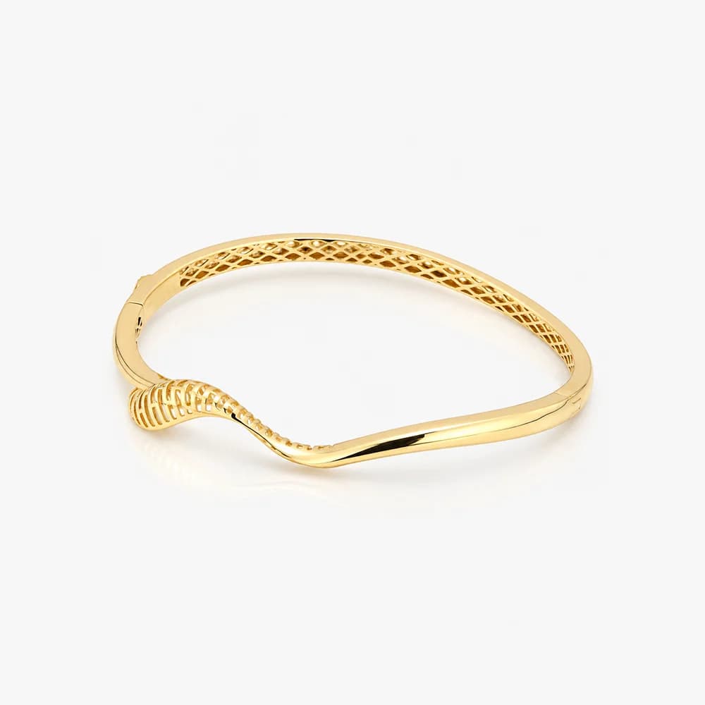 Delicate Curve Gold Oval Bracelet — image 2
