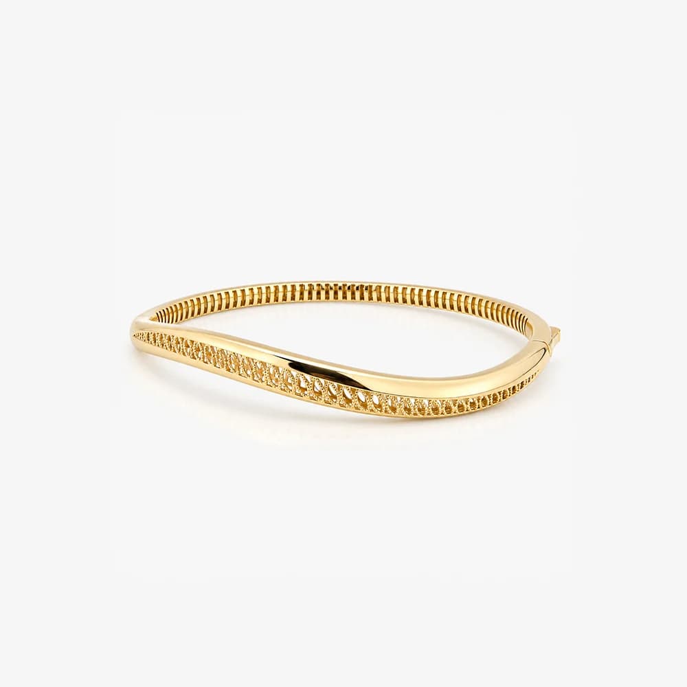 Sleek Motif Gold Oval Bracelet — image 1