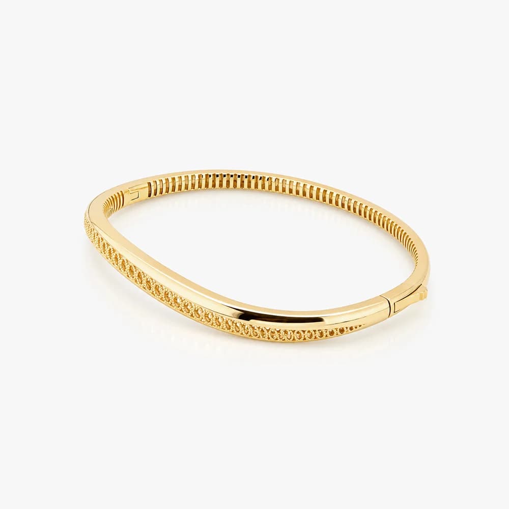 Sleek Motif Gold Oval Bracelet — image 2